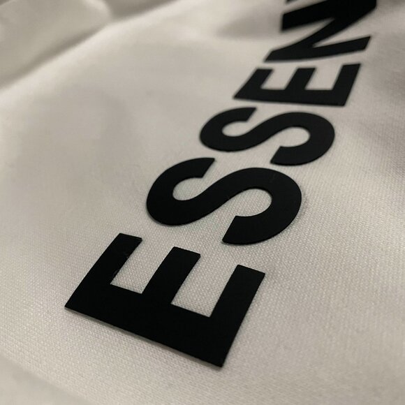 Essentials - Picture 4 of 5